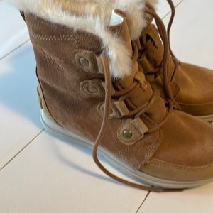 Sorel Waterproof Explorer Boots Women Size 7–Gently Used